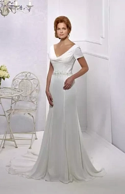 простое свадебное платье со шлейфом Lisa Donetti 70363